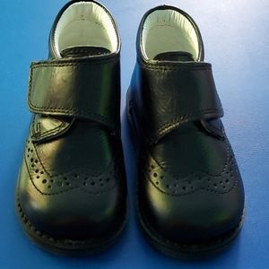 Baby boy walking shoes size 4